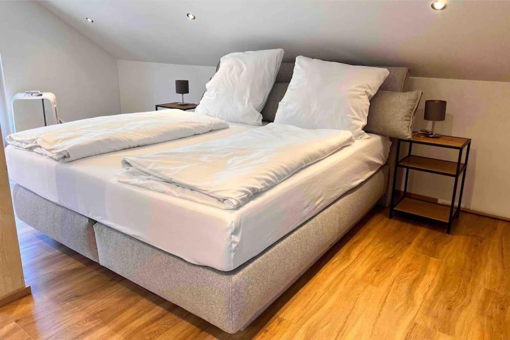 Viel Platz In Burghausen Fuer Freunde Und Familie Apartment Bagian luar foto