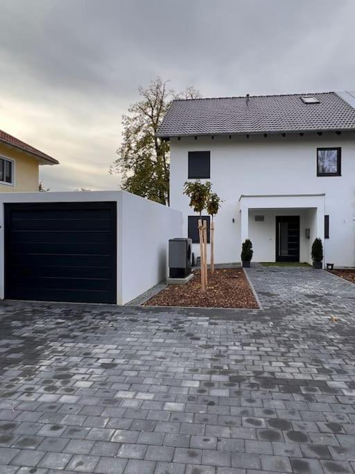 Viel Platz In Burghausen Fuer Freunde Und Familie Apartment Bagian luar foto